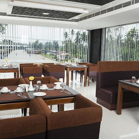 Abaam Cochin Hotel Kochi Ngoại thất bức ảnh