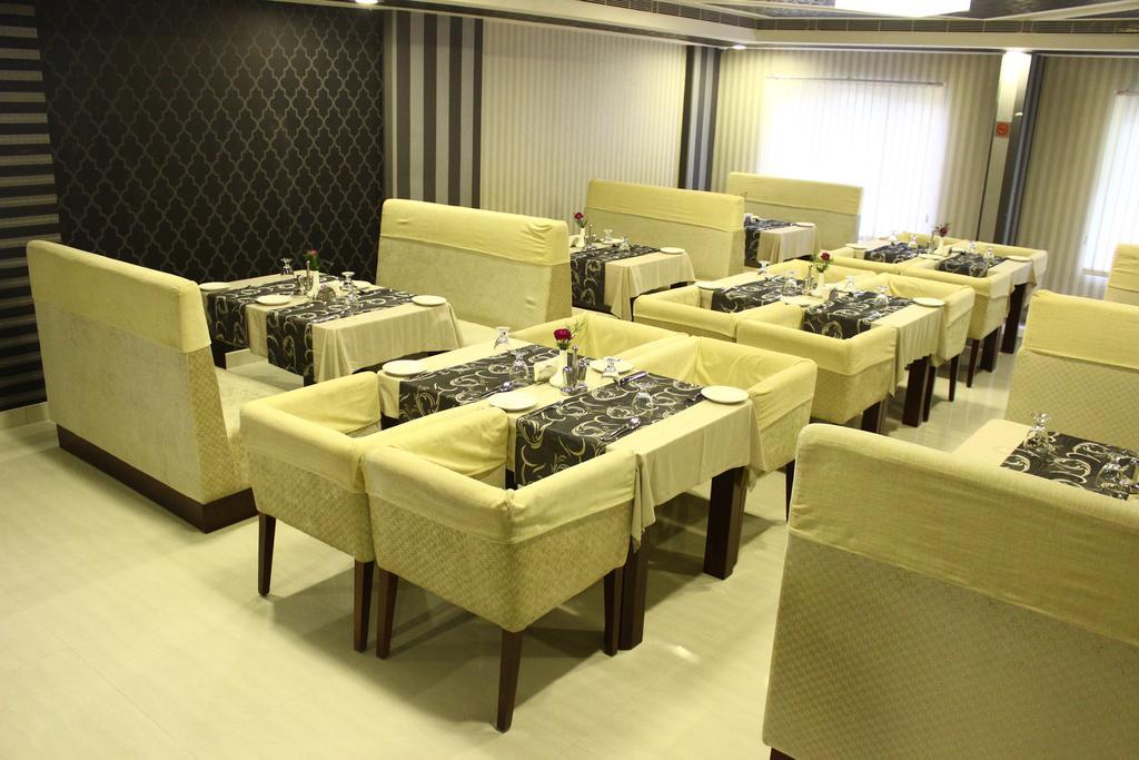 Abaam Cochin Hotel Kochi Ngoại thất bức ảnh
