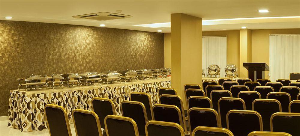 Abaam Cochin Hotel Kochi Ngoại thất bức ảnh