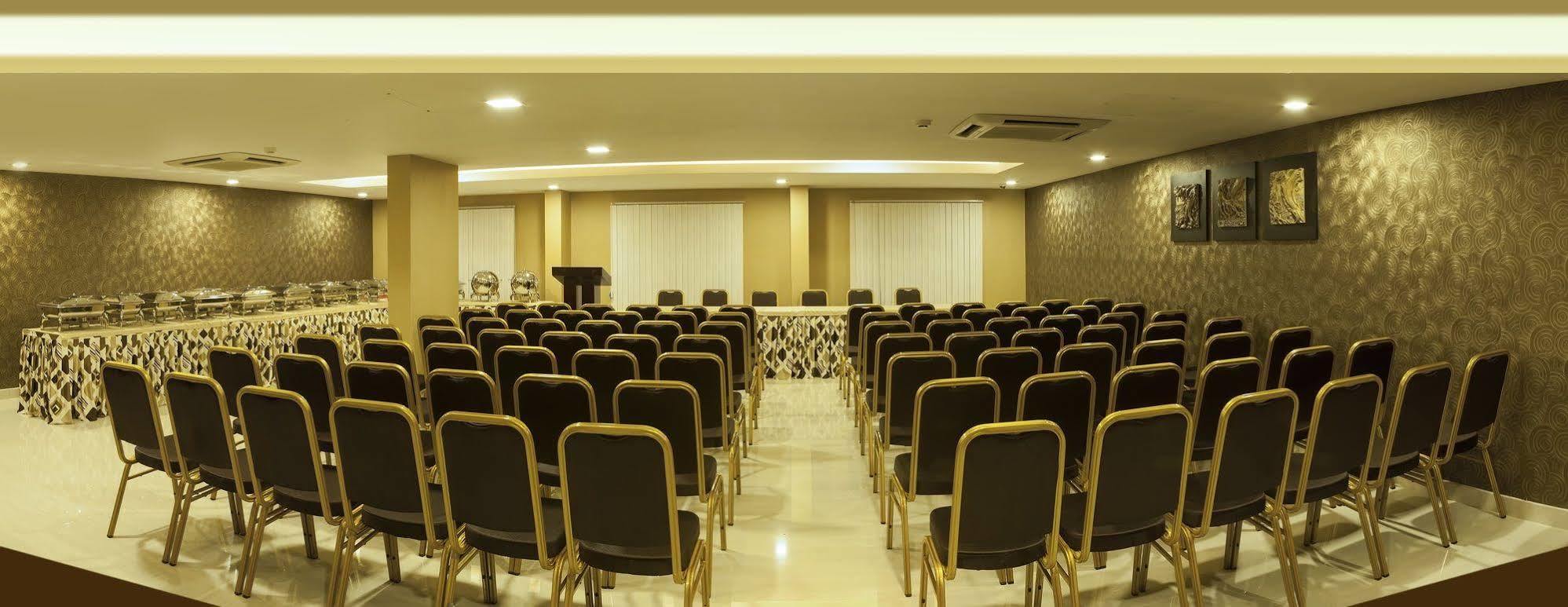 Abaam Cochin Hotel Kochi Ngoại thất bức ảnh