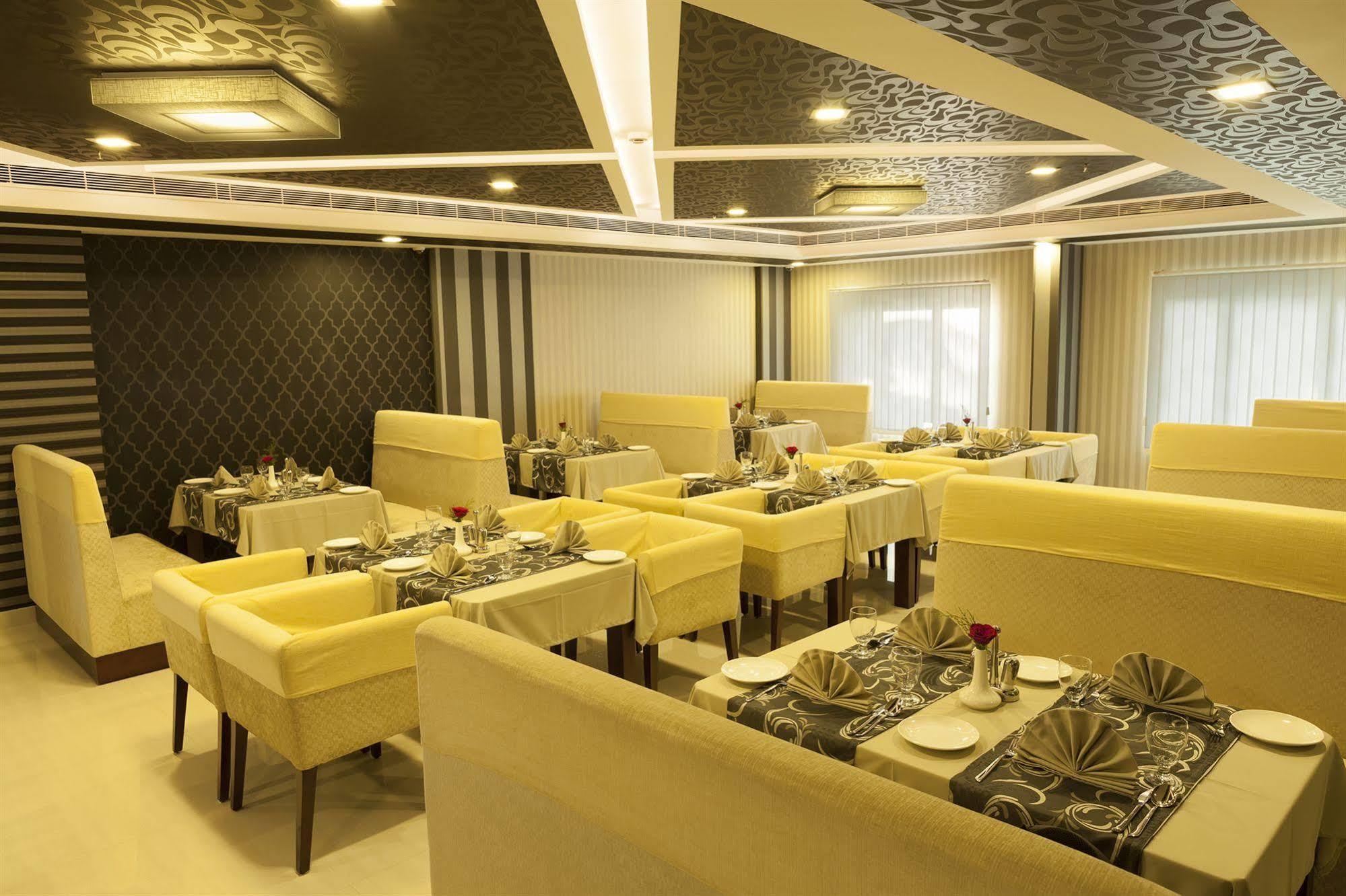 Abaam Cochin Hotel Kochi Ngoại thất bức ảnh