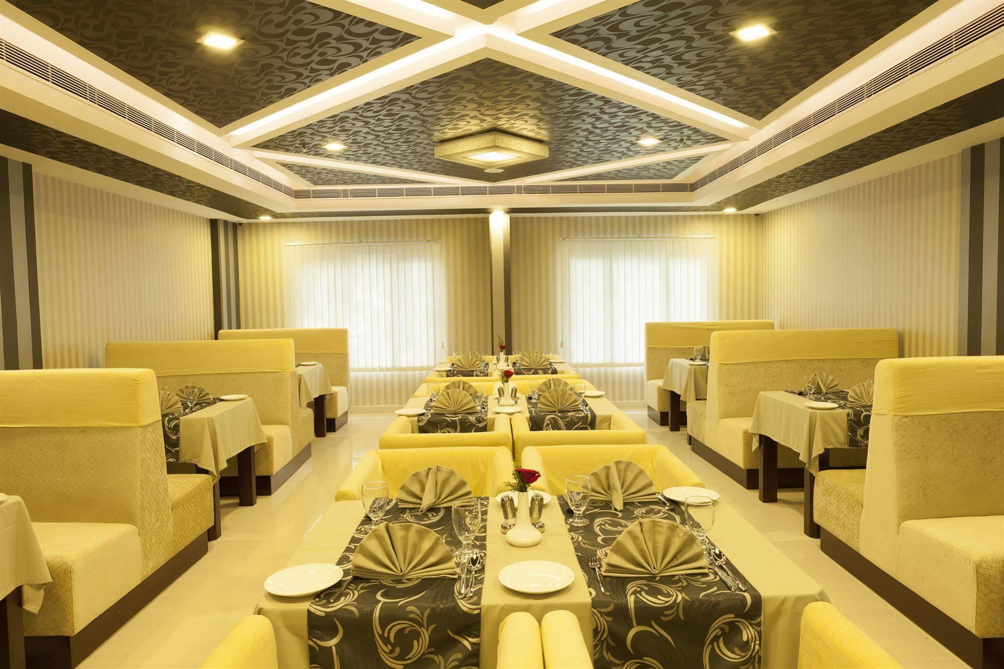 Abaam Cochin Hotel Kochi Ngoại thất bức ảnh
